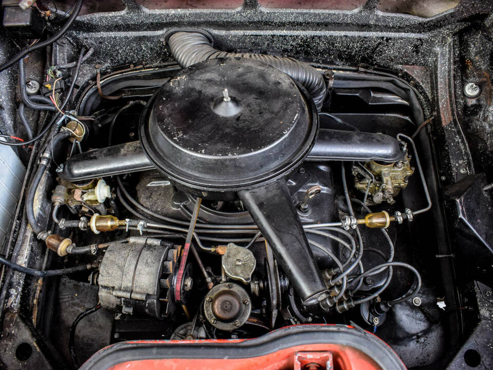 Image 45/50 of Chevrolet Corvair Monza Convertible (1966)