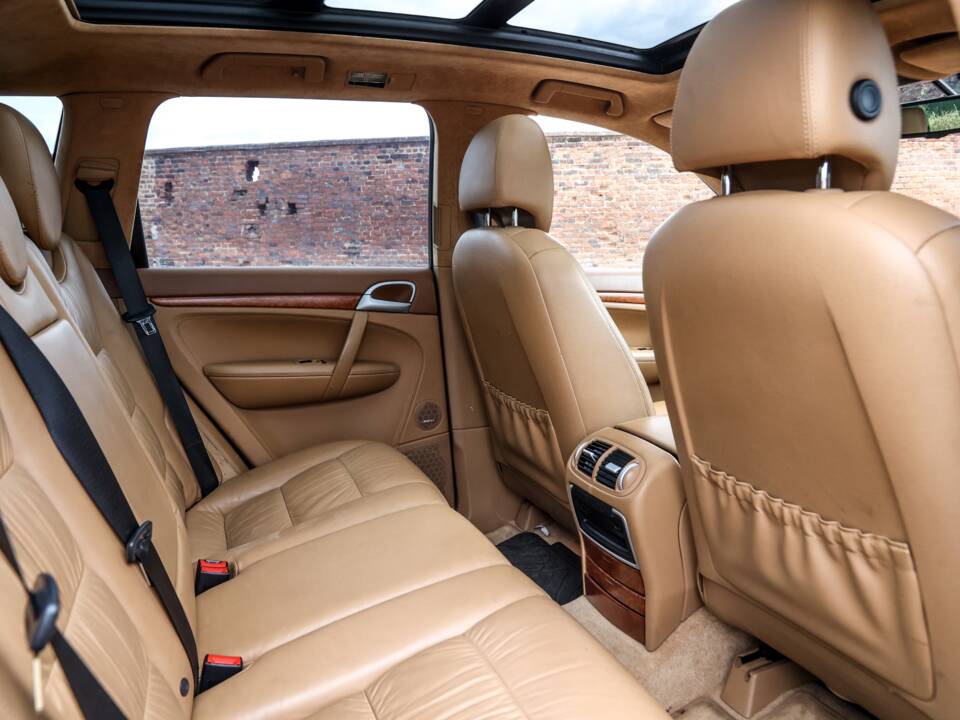 Bild 31/40 von Porsche Cayenne Turbo S (2006)