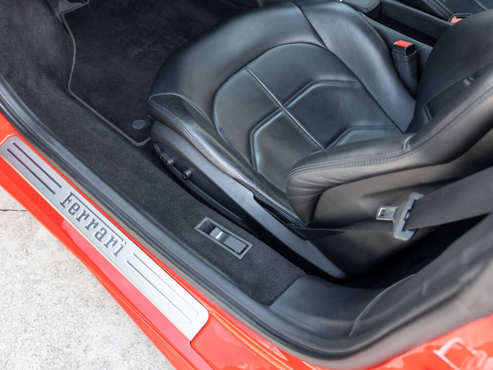 Immagine 36/85 di Ferrari 488 GTB (2015)