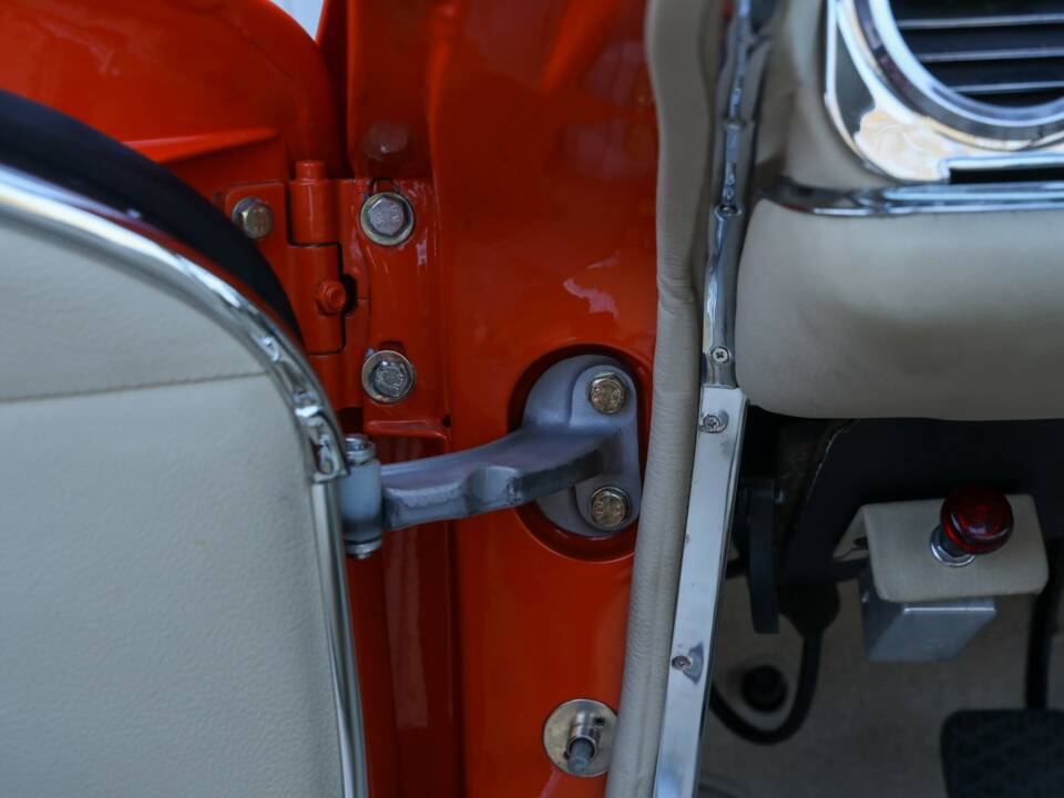 Image 21/50 of Mercedes-Benz 230 SL (1964)