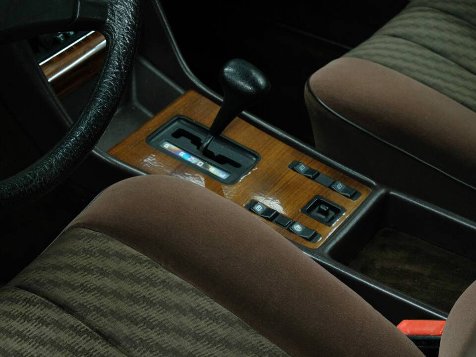 Bild 28/50 von Mercedes-Benz 280 SE (1981)