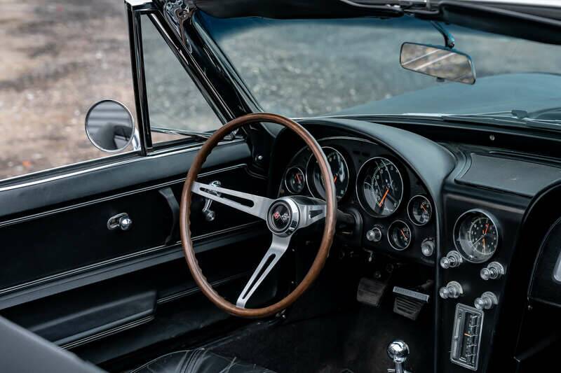 Image 2/50 of Chevrolet Corvette Sting Ray Convertible (1965)