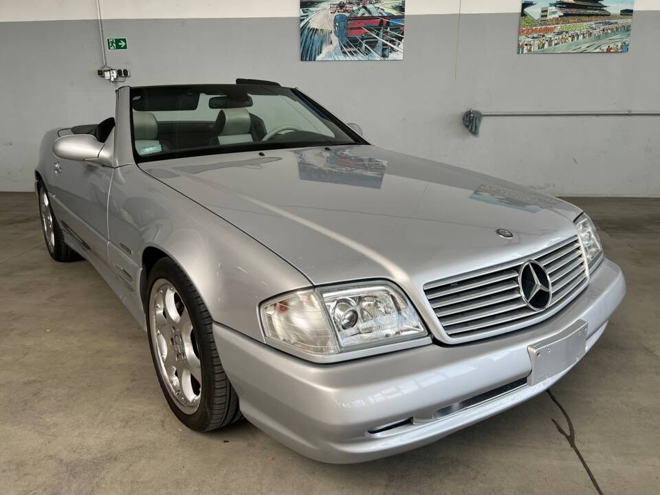 Image 30/60 of Mercedes-Benz SL 500 &quot;Silver Arrow&quot; (2002)