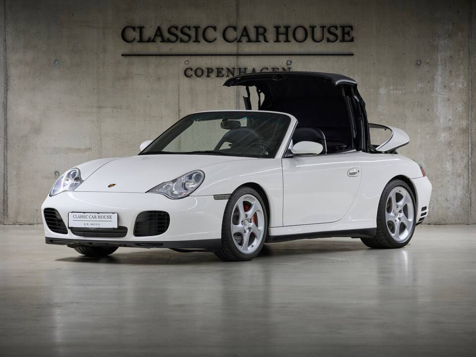 Bild 12/100 von Porsche 911 Carrera 4S (2004)
