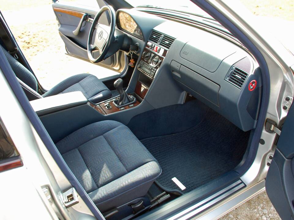 Bild 16/40 von Mercedes-Benz C 200 Kompressor (1997)