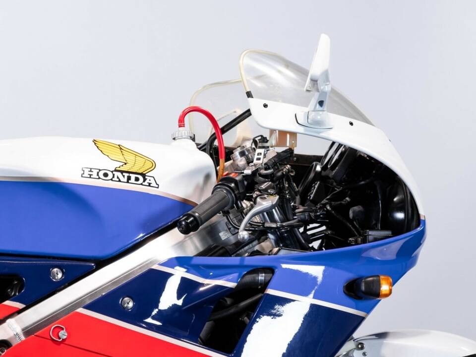Afbeelding 43/50 van Honda VFR 750R RC 30 (1989)
