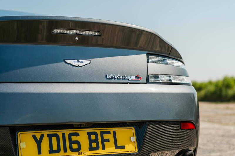 Image 35/50 de Aston Martin V12 Vantage S (2016)