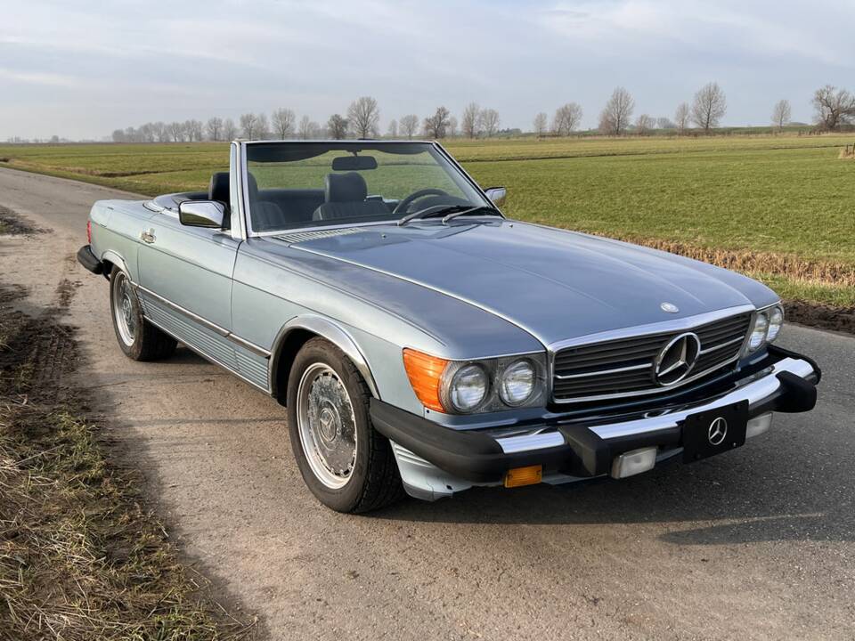 Bild 1/8 von Mercedes-Benz 560 SL (1987)