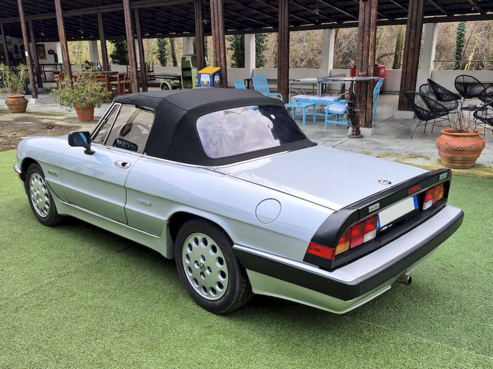 Afbeelding 50/70 van Alfa Romeo 2.0 Spider QV (1987)