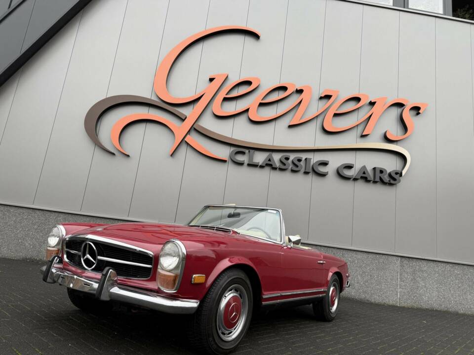 Image 2/50 of Mercedes-Benz 280 SL (1971)