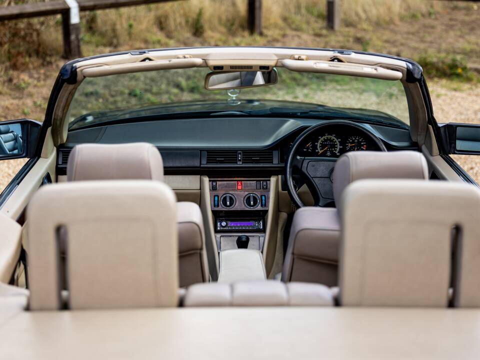 Bild 38/46 von Mercedes-Benz E 320 (1994)