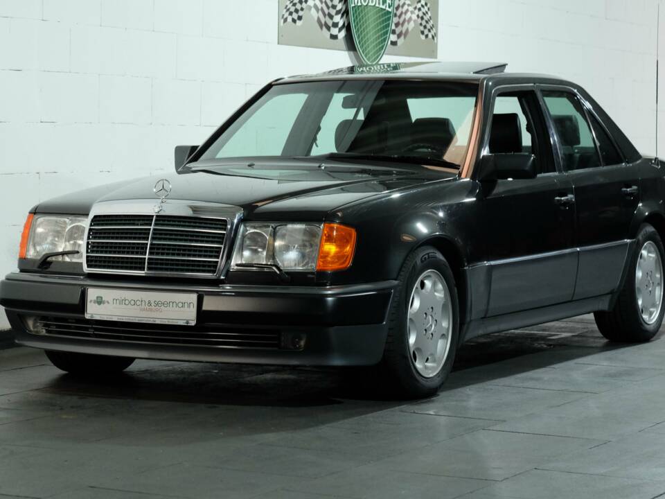 Bild 1/40 von Mercedes-Benz E 500 (1993)