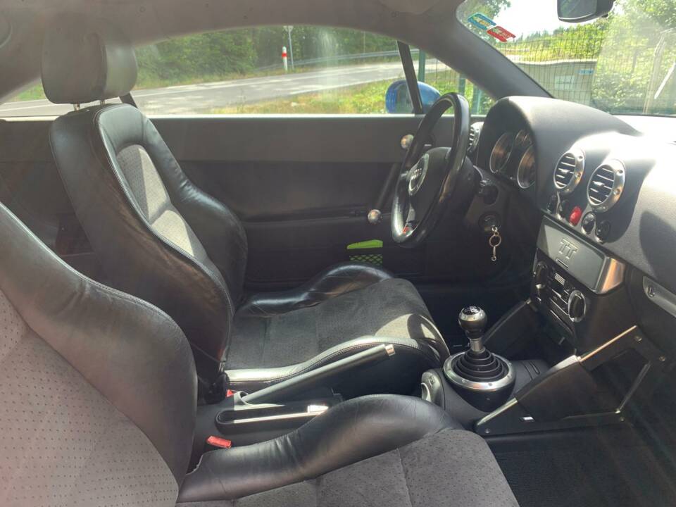 Image 6/72 of Audi TT 1.8 T (2000)