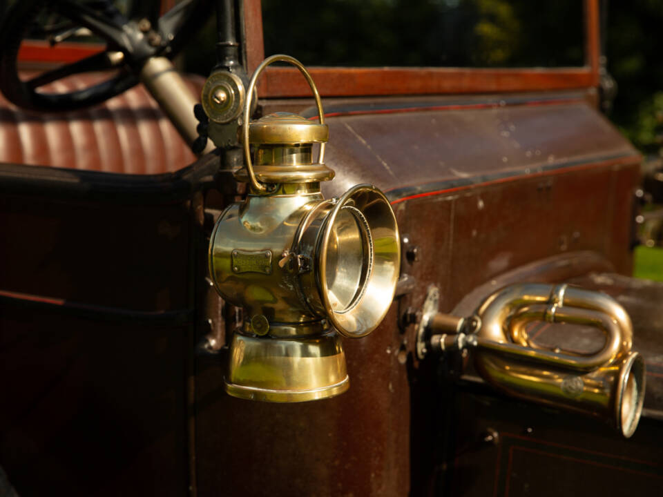 Bild 23/33 von Daimler 15 HP (1912)