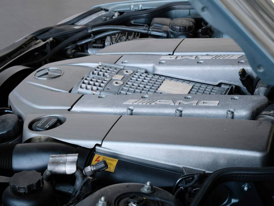 Bild 28/38 von Mercedes-Benz SL 55 AMG (2002)