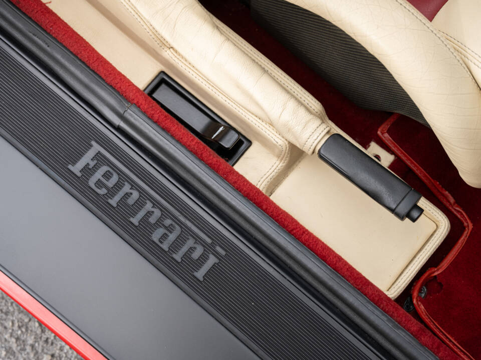 Immagine 23/50 di Ferrari F 355 GTS (1996)