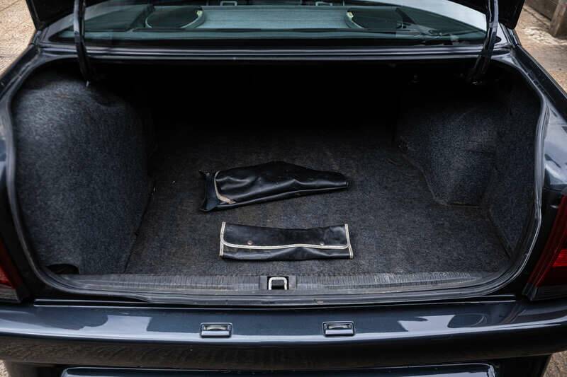 Afbeelding 26/38 van Opel Omega 3,0i 24V (1992)