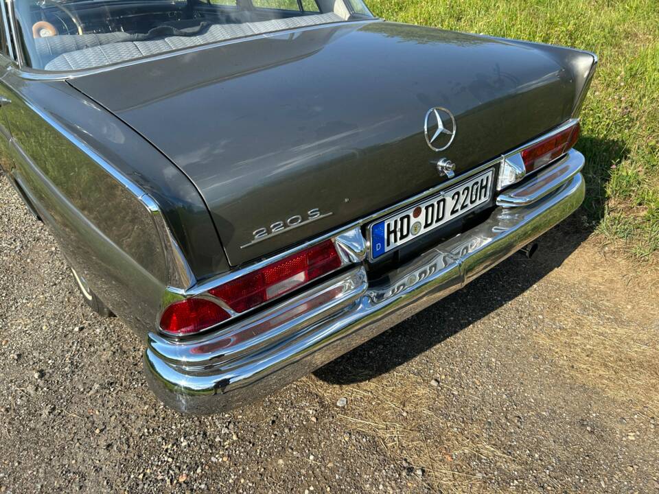 Bild 5/8 von Mercedes-Benz 220 S b (1964)