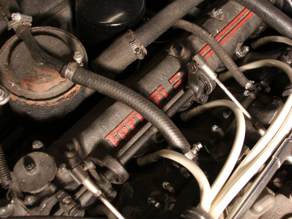 Immagine 14/34 di Ferrari 400 GT/4 2+2 (1977)