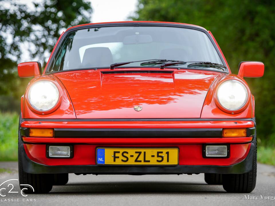 Image 3/63 of Porsche 911 Carrera 3.2 (1986)