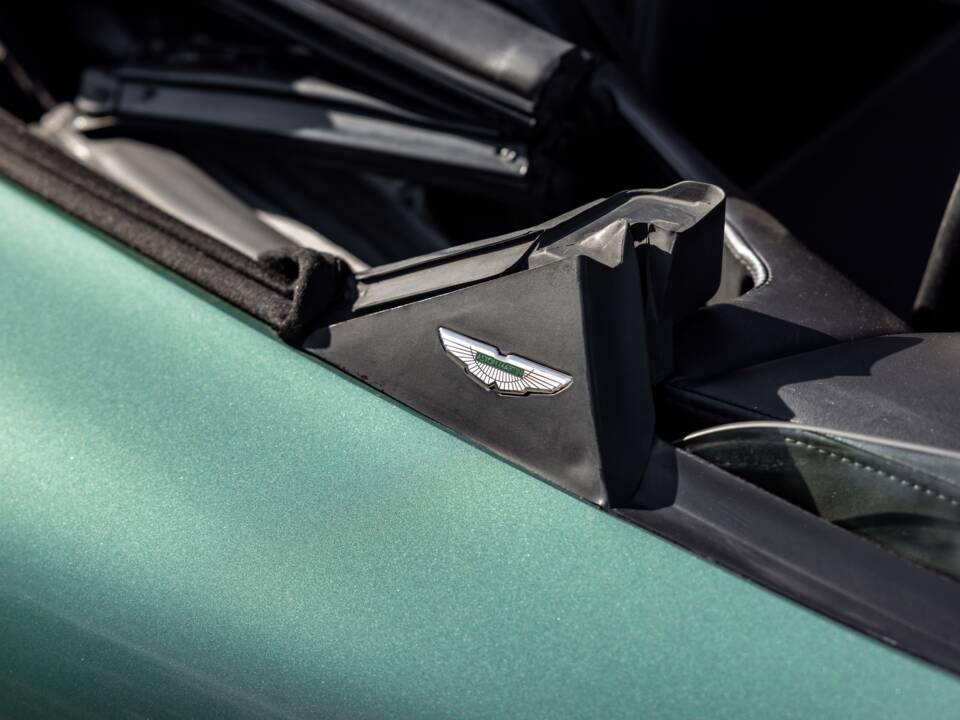Bild 53/83 von Aston Martin DB 7 Vantage Volante (2001)