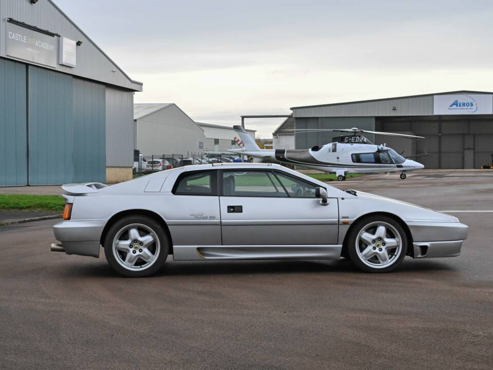 Image 9/50 of Lotus Esprit SE (1990)