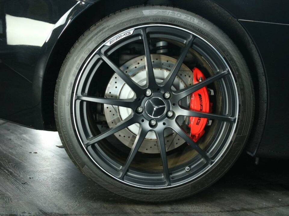 Image 29/30 of Mercedes-Benz SLS AMG Roadster (2012)