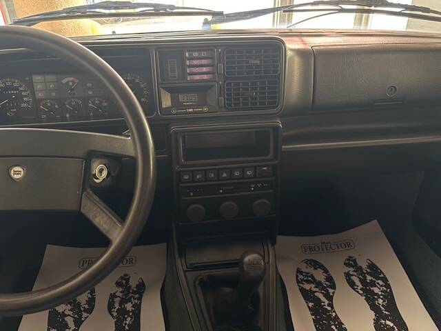 Image 12/14 of Lancia Delta (1990)