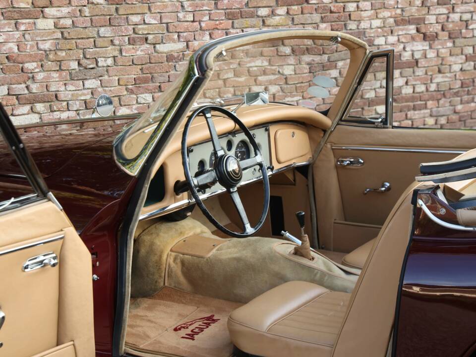 Immagine 3/50 di Jaguar XK 150 SE DHC (1958)