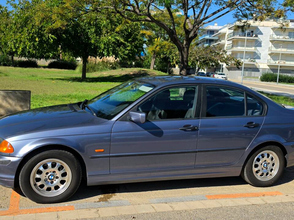 Bild 1/10 von BMW 318i (1998)