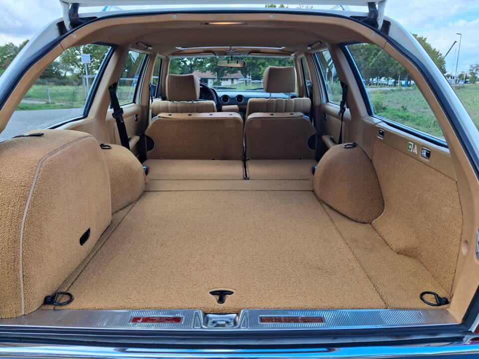 Image 14/20 of Mercedes-Benz 200 T (1983)