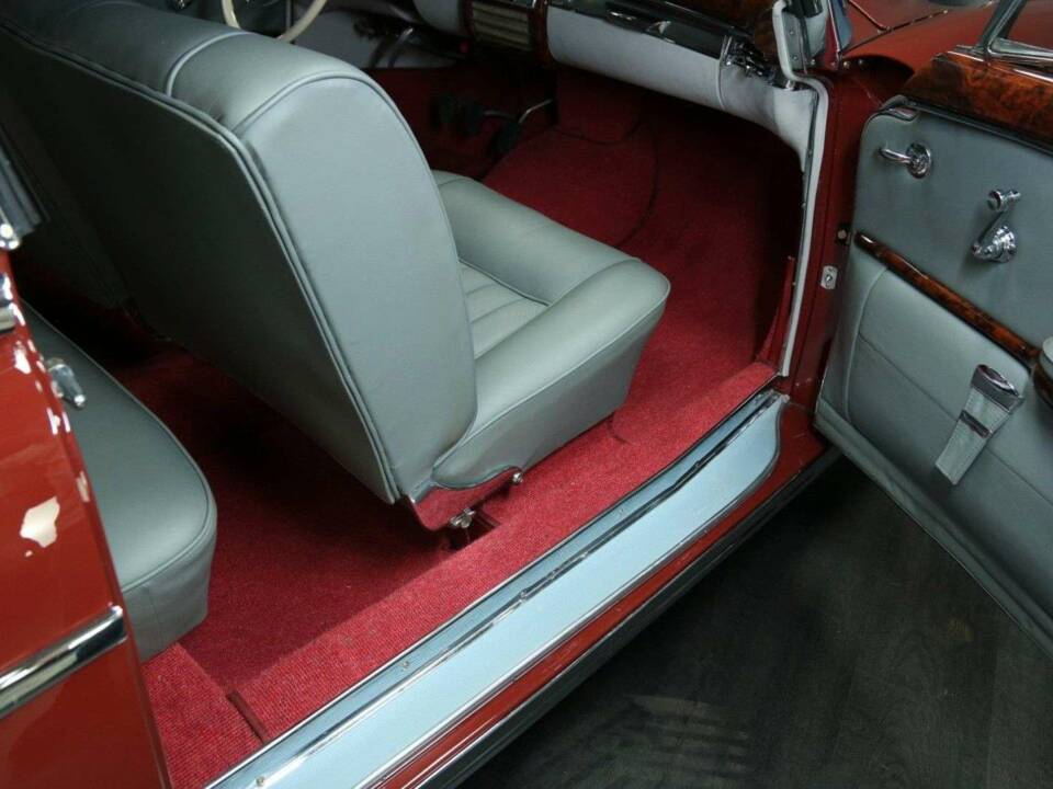 Imagen 28/50 de Mercedes-Benz 220 S (1957)