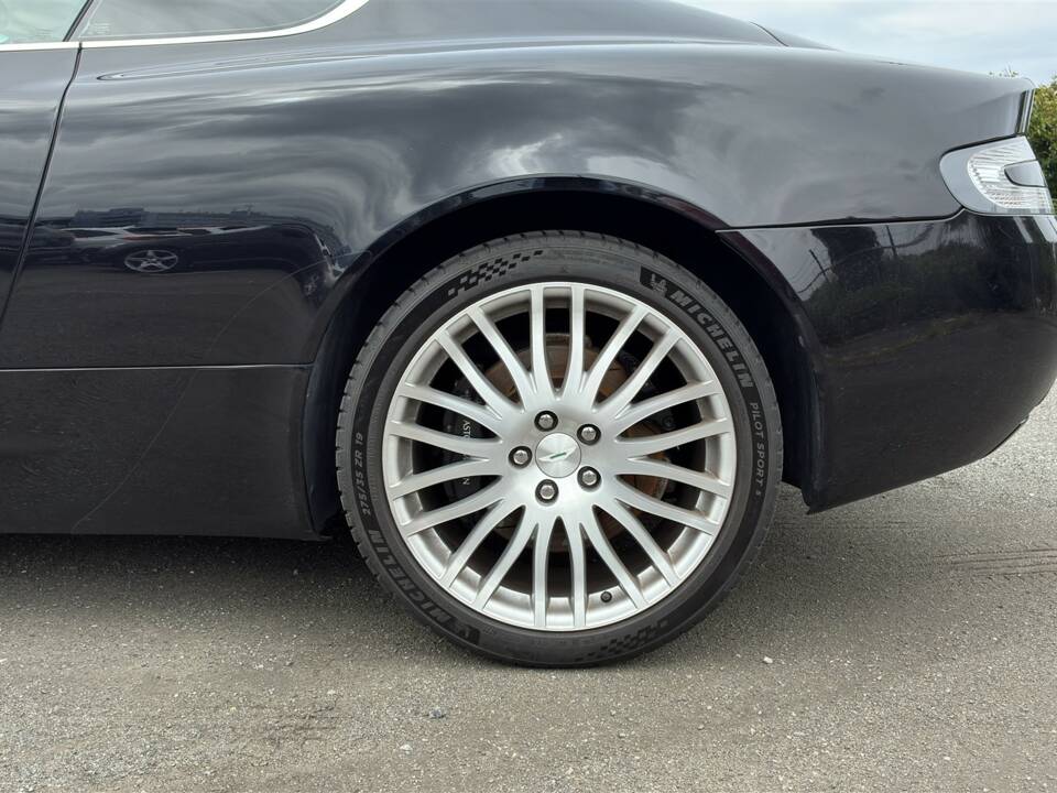 Imagen 49/60 de Aston Martin DB 9 (2011)