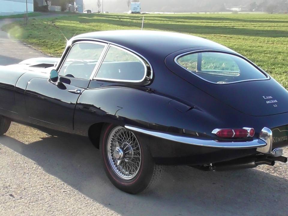 Immagine 3/50 di Jaguar E-Type (1967)