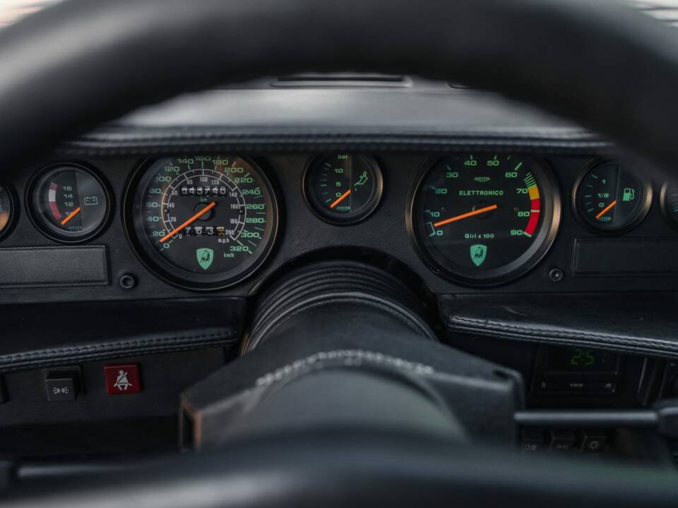 Imagen 33/51 de Lamborghini Countach 25th Anniversary (1990)