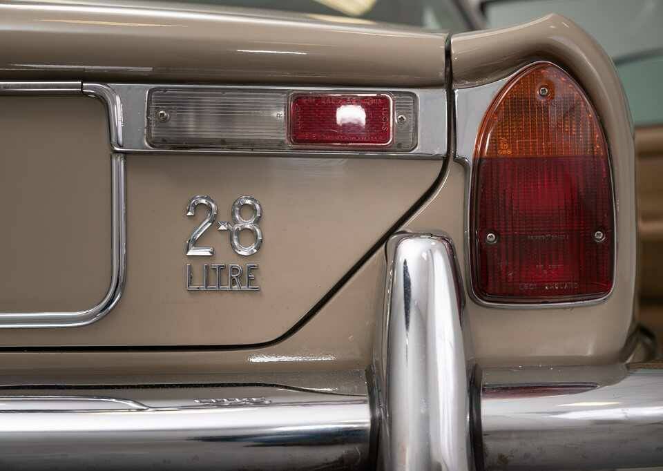 Image 12/31 of Jaguar XJ 6 2.8 (1970)