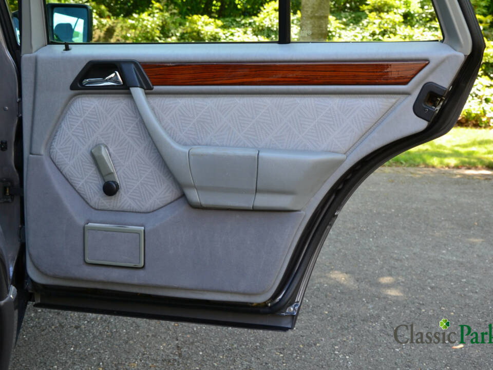 Bild 18/44 von Mercedes-Benz E 280 T (1994)