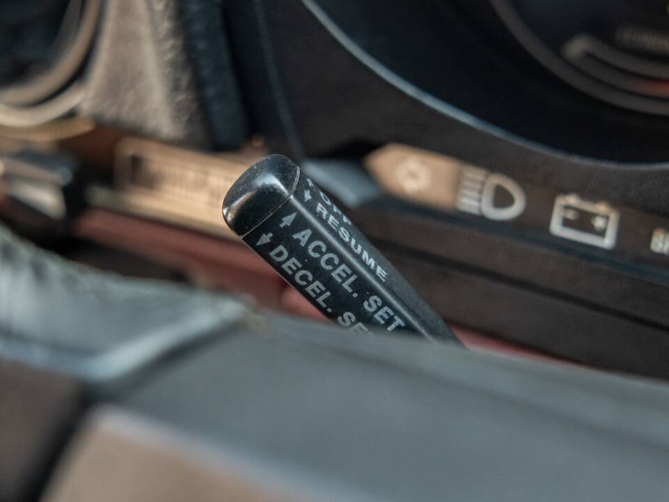 Afbeelding 36/50 van Mercedes-Benz 560 SL (1986)