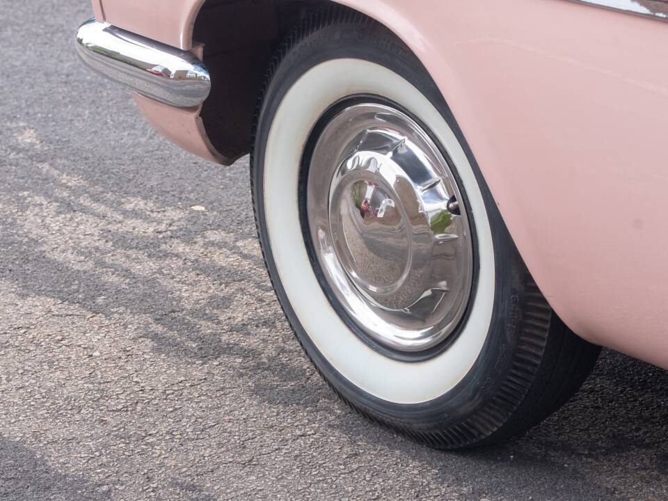 Image 33/50 of Vauxhall Cresta (1958)