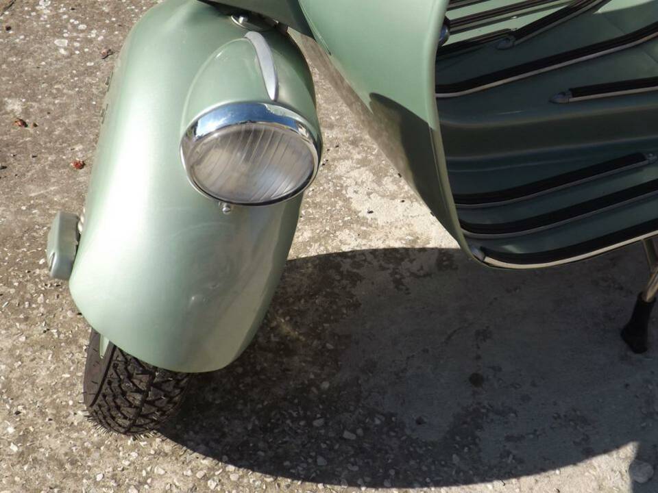 Image 7/44 of Piaggio Vespa 125 (1951)