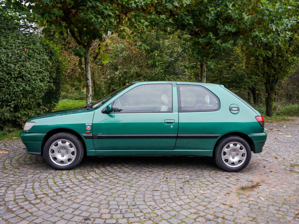 Immagine 2/56 di Peugeot 306 1.6i (1995)