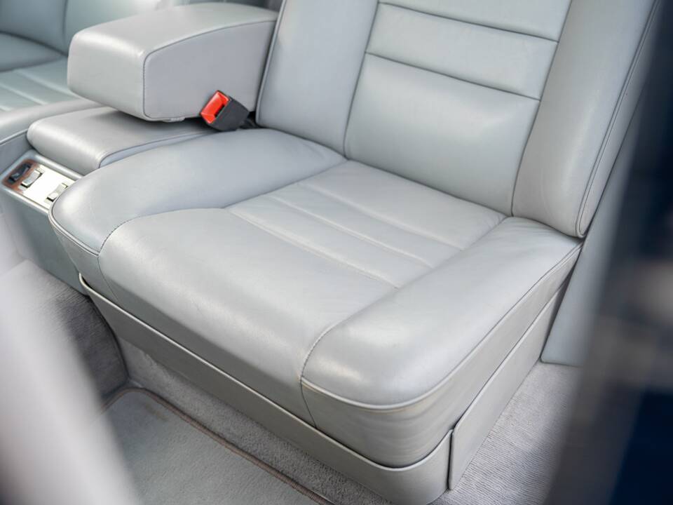 Image 69/72 de Mercedes-Benz 500 SEL (1984)