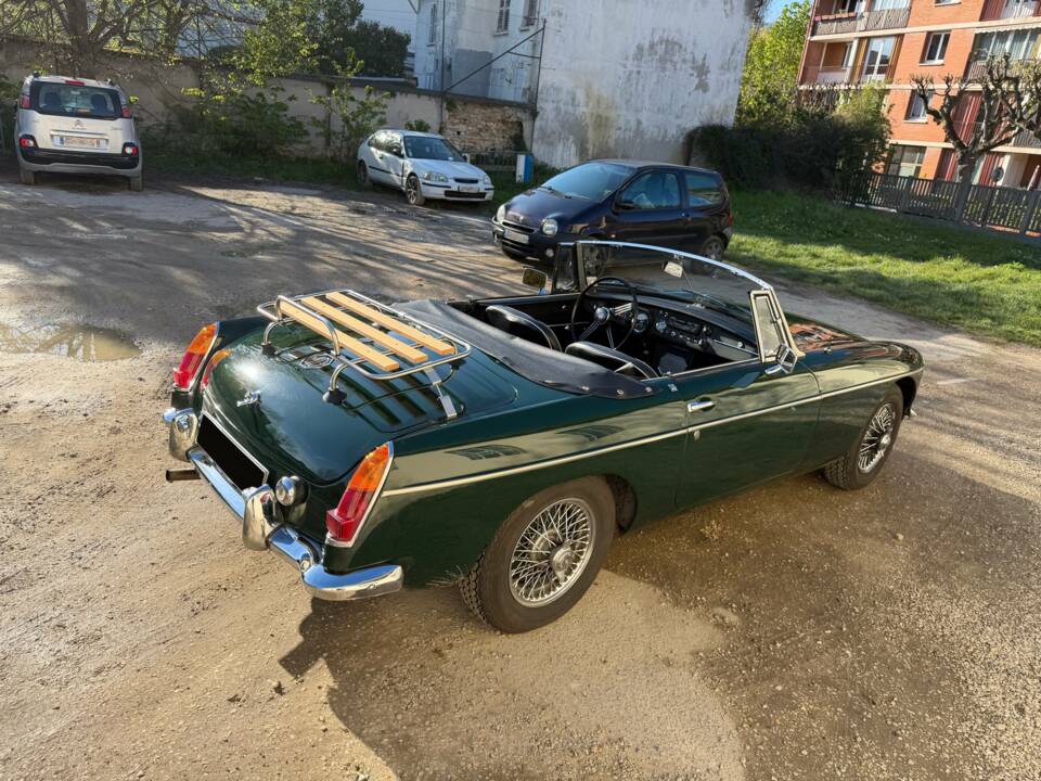 Image 8/12 of MG MGB (1964)