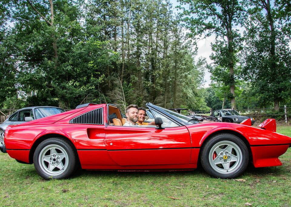 Bild 5/8 von Ferrari 308 GTSi Quattrovalvole (1985)