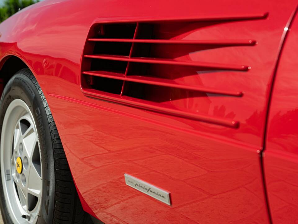 Image 29/50 of Ferrari Mondial T (1991)