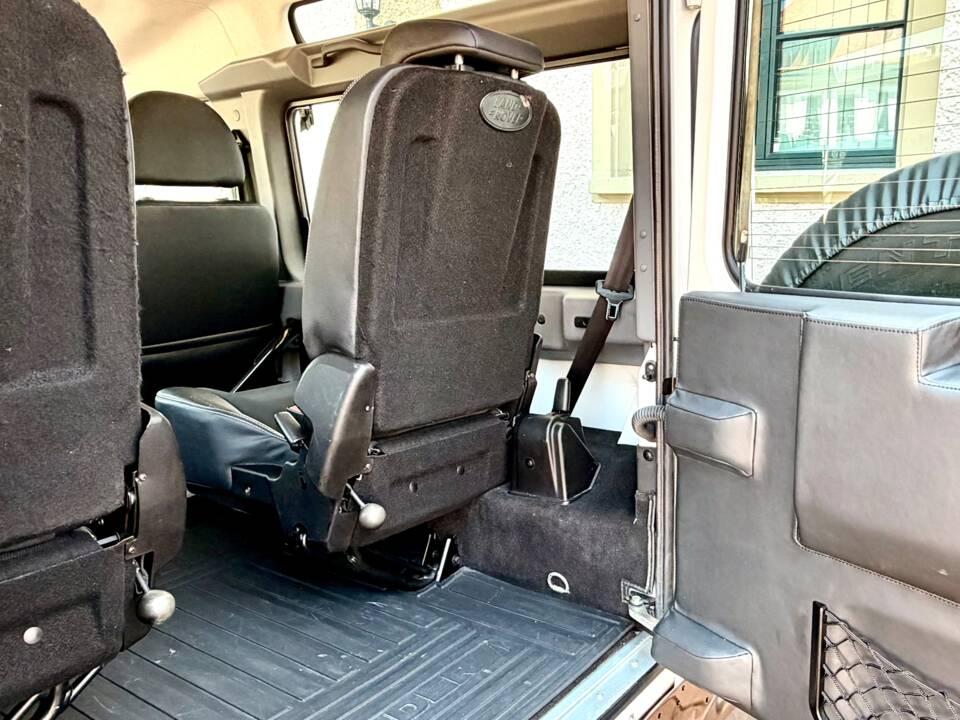 Bild 13/18 von Land Rover Defender 90 TD4 (2007)