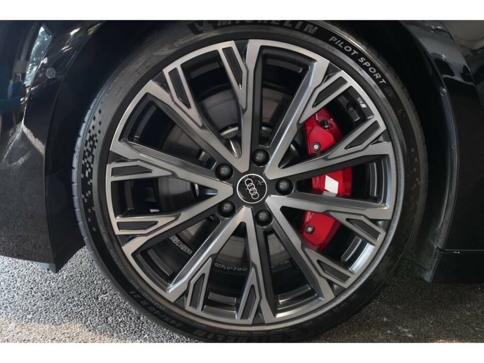 Image 17/22 of Audi S6 e-tron Avant (2024)