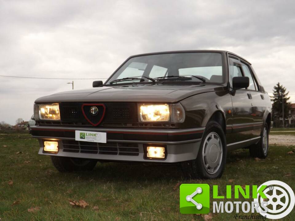 Immagine 7/10 di Alfa Romeo Giulietta 1.6 (1984)