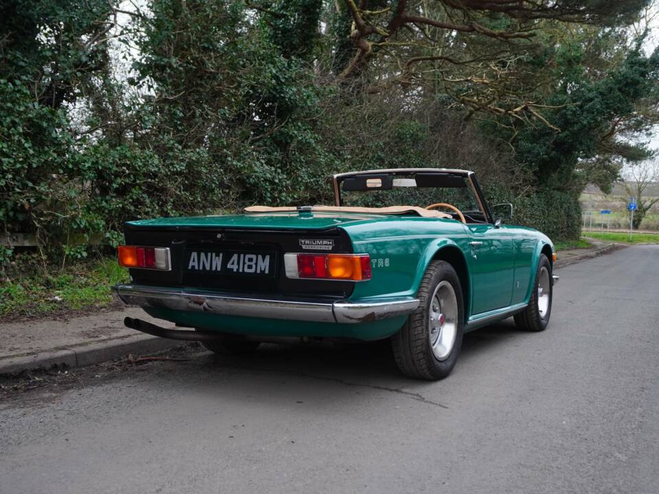 Afbeelding 6/20 van Triumph TR 6 PI (1973)
