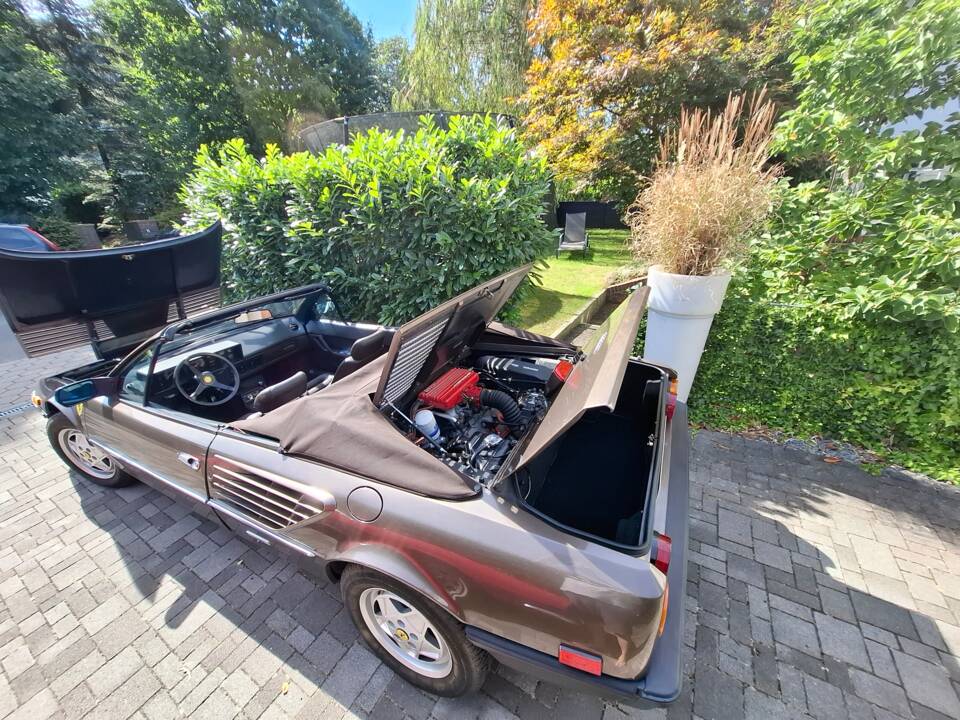 Image 6/12 of Ferrari Mondial Quattrovalvole (1985)